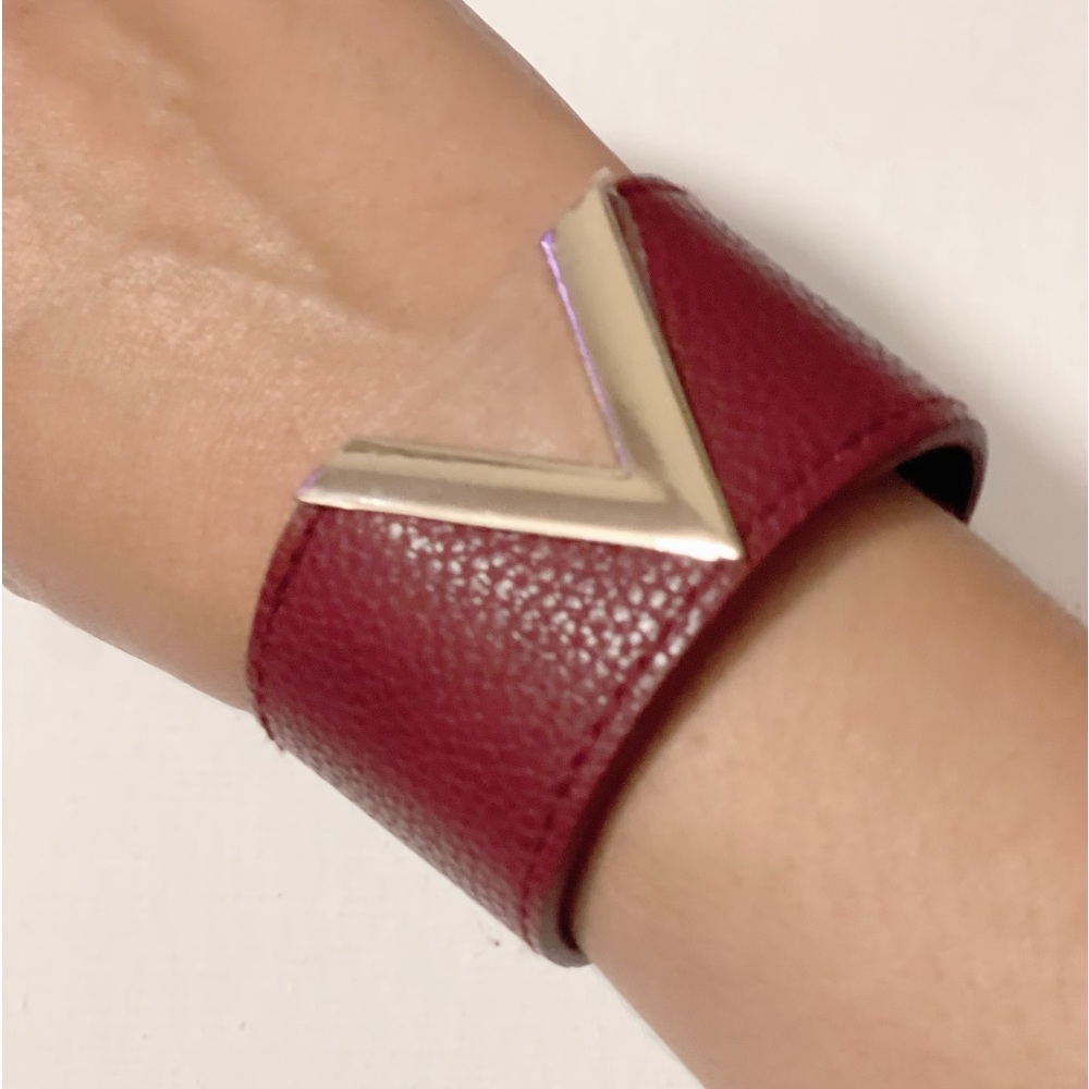 Adjustable Snap Designer Cuff - Picture 4 of 4